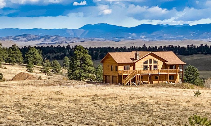 Hartsel Cabin | 288 m² Cabin ∙ 5 bedrooms ∙ 12 guests
