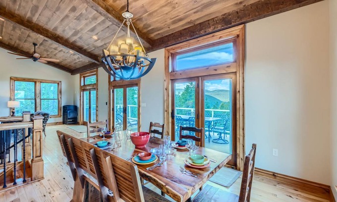 Rollinsville House | 288 m² House ∙ 4 bedrooms ∙ 8 guests