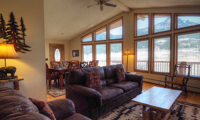 Estes Park House | 295 m² House ∙ 4 bedrooms ∙ 8 guests