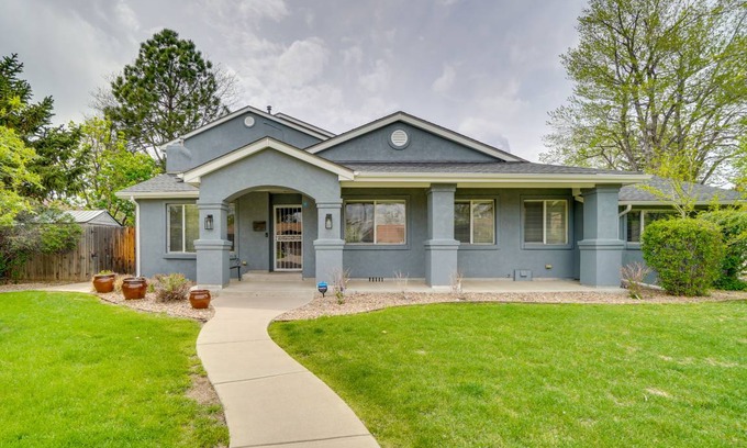 University Hills House | 296 m² House ∙ 5 bedrooms ∙ 10 guests