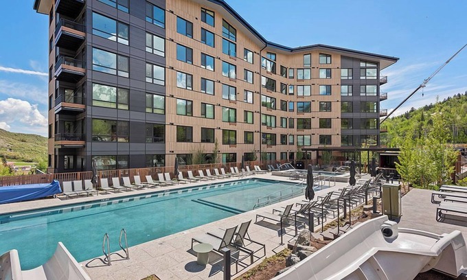 Snowmass Village Condo | 3 Bedroom Electric Pass Lodge