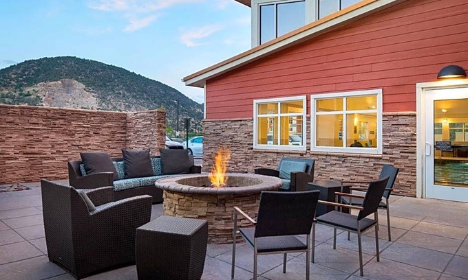 Glenwood Springs Hotel | 3-Star Hotel ∙ Residence Inn Glenwood Springs
