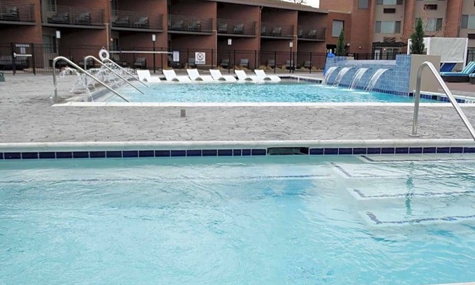 Montbello Hotel | 3-Star Hotel ∙ Best Western Premier Denver East