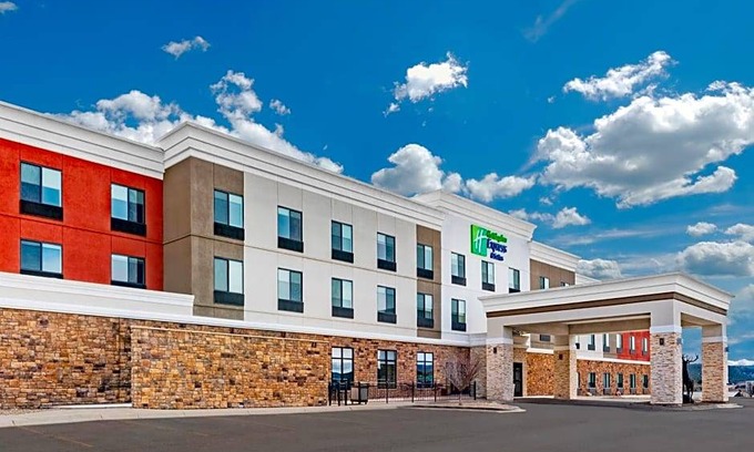 Trinidad Hotel | 3-Star Hotel ∙ Holiday Inn Express & Suites Trinidad, an IHG Hotel