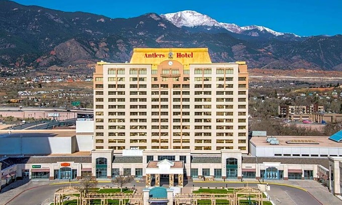Downtown Colorado Springs Hotel | 3-Star Hotel ∙ The Antlers, A Wyndham Hotel