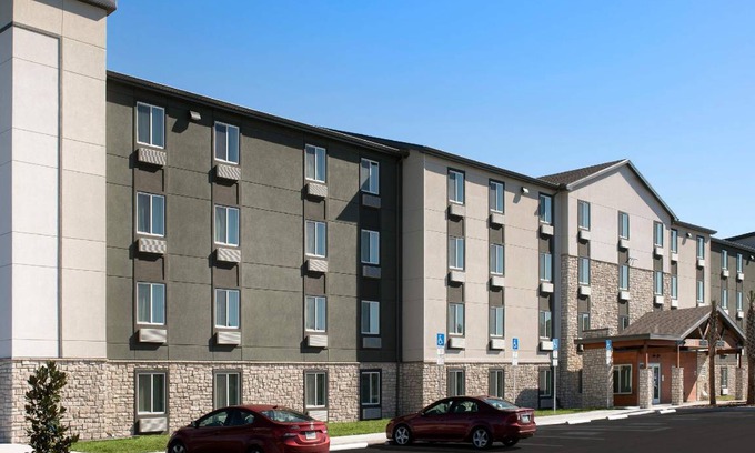 Aurora Hotel | 300 m² Hotel ∙ 127 guests