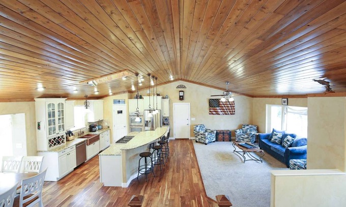 Gleneagle House | 316 m² House ∙ 5 bedrooms ∙ 12 guests