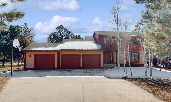 Monument House | 321 m² House ∙ 5 bedrooms ∙ 11 guests