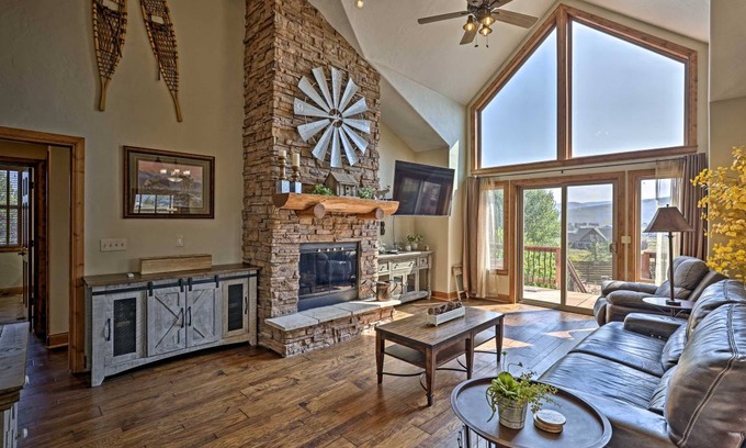 Grand Elk Ranch House | 325 m² House ∙ 4 bedrooms ∙ 11 guests