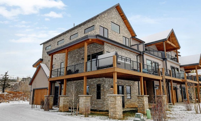 Fraser House | 327 m² House ∙ 4 bedrooms ∙ 12 guests