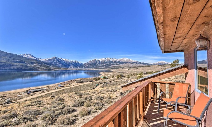Twin Lakes House | 329 m² House ∙ 4 bedrooms ∙ 6 guests