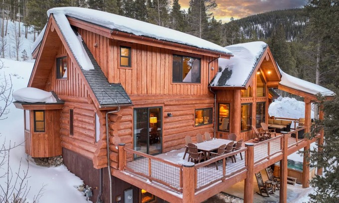 Blue River House | 333 m² House ∙ 4 bedrooms ∙ 10 guests