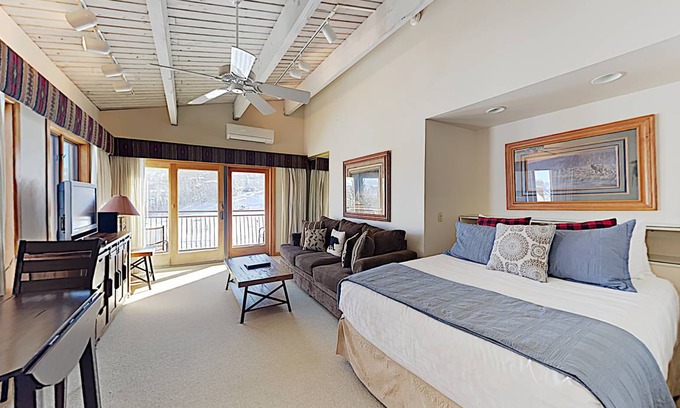 Snowmass Village Apartment | 34 m² Studio flat ∙ 1 bedroom ∙ 4 guests