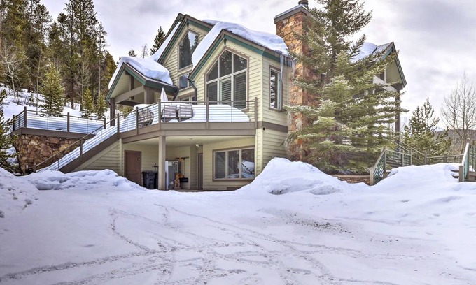 Baldy Mountain House | 343 m² House ∙ 3 bedrooms ∙ 6 guests