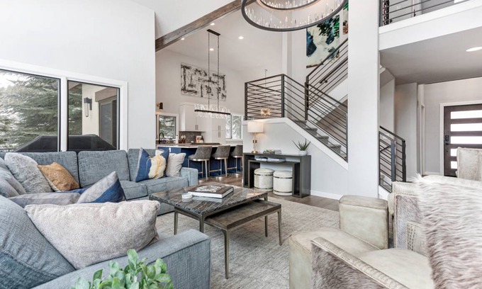 Edwards House | 353 m² House ∙ 4 bedrooms ∙ 8 guests