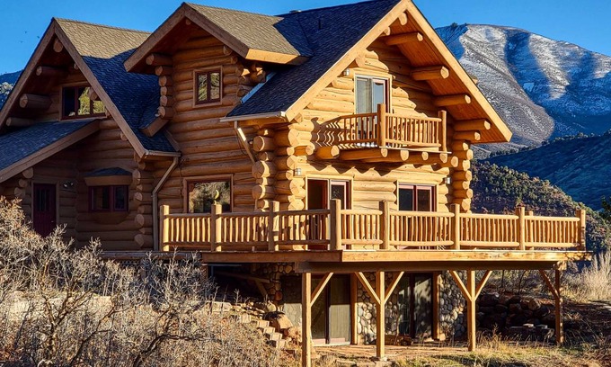Glenwood Springs House | 357 m² House ∙ 5 bedrooms ∙ 10 guests