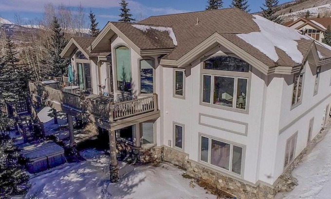 Corinthian Hills House | 36 James Court