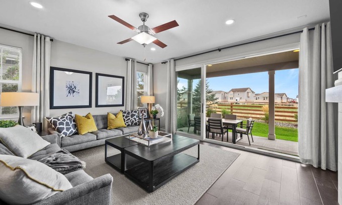 Commerce City House | 361 m² House ∙ 6 bedrooms ∙ 14 guests