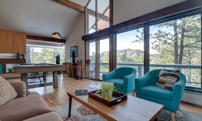 Boulder House | 362 m² House ∙ 3 bedrooms ∙ 6 guests