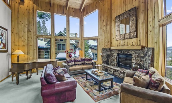 Warrior's Mark West House | 371 m² House ∙ 5 bedrooms ∙ 10 guests