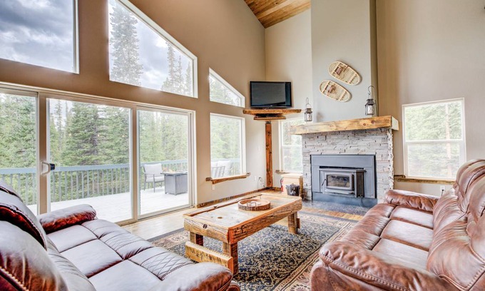 Valley of the Sun Cabin | 372 m² Cabin ∙ 4 bedrooms ∙ 10 guests