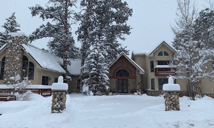 Estes Park House | 372 m² House ∙ 4 bedrooms ∙ 10 guests