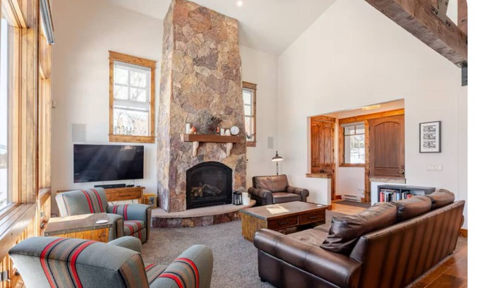 Summit Cove House | 372 m² House ∙ 4 bedrooms ∙ 4 guests