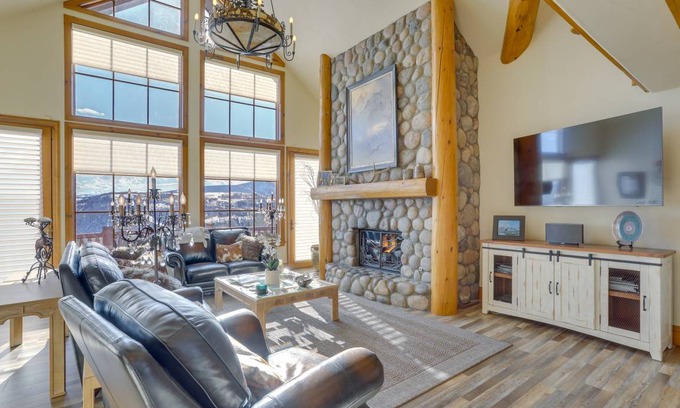 Cordillera House | 374 m² House ∙ 5 bedrooms ∙ 6 guests