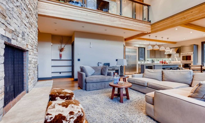 Forest Hills House | 378 m² House ∙ 4 bedrooms ∙ 12 guests