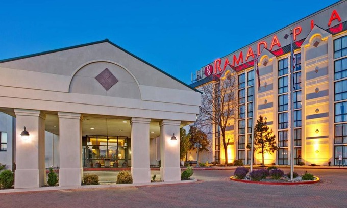 Northglenn Hotel | 39 m² Hotel ∙ 127 guests