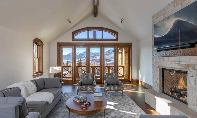 Mountain Village Apartment | 394 m² Apartment ∙ 4 bedrooms ∙ 10 guests