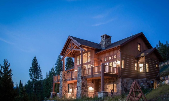 Breckenridge House | 398 m² House ∙ 5 bedrooms ∙ 12 guests