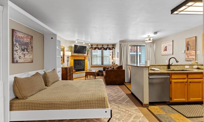 Historic District Apartment | 40 m² Apartment ∙ 4 guests