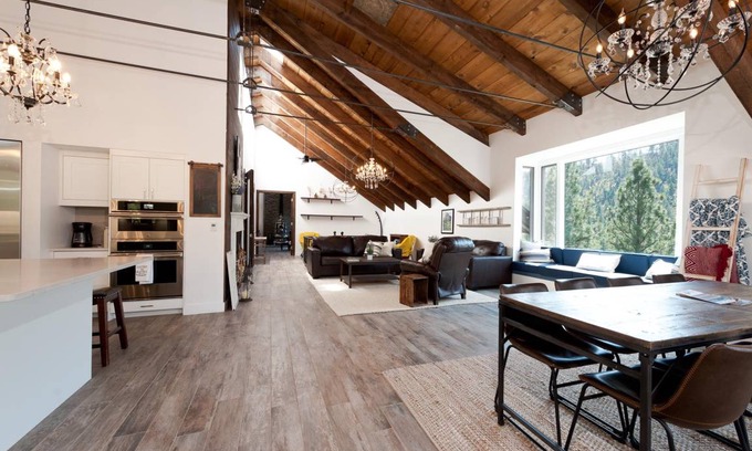 Durango House | 400 m² House ∙ 4 bedrooms ∙ 10 guests