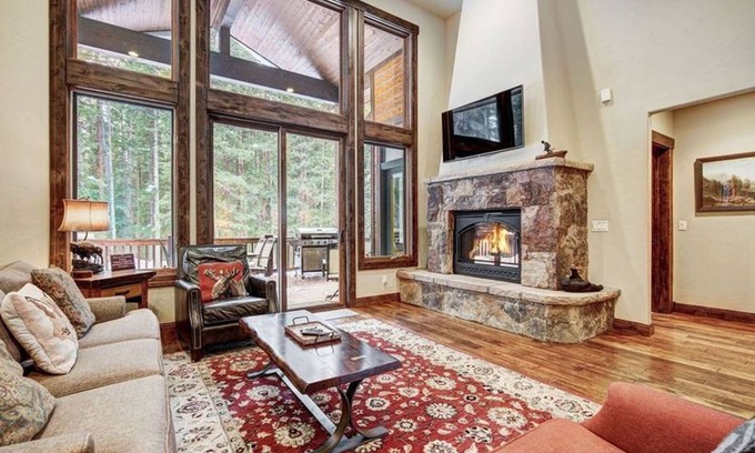 Blue River House | 409 m² House ∙ 5 bedrooms ∙ 10 guests