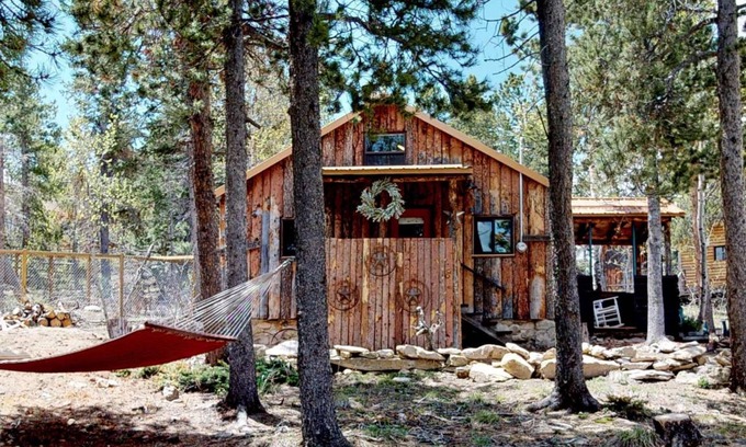 Coal Creek Cabin | 41 m² Cabin ∙ 2 bedrooms ∙ 4 guests