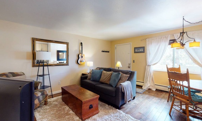 Historic District Condo | 41 m² Condo ∙ 1 bedroom ∙ 4 guests
