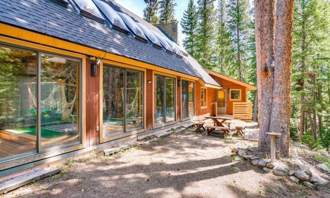 Dumont House | 418 m² House ∙ 4 bedrooms ∙ 15 guests