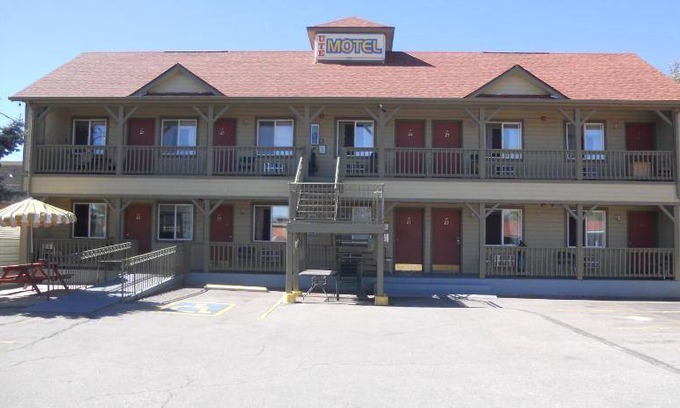 Fountain Hotel | 42 m² Motel ∙ 4 guests