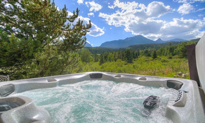 Three Peaks House | 447 m² House ∙ 5 bedrooms ∙ 12 guests