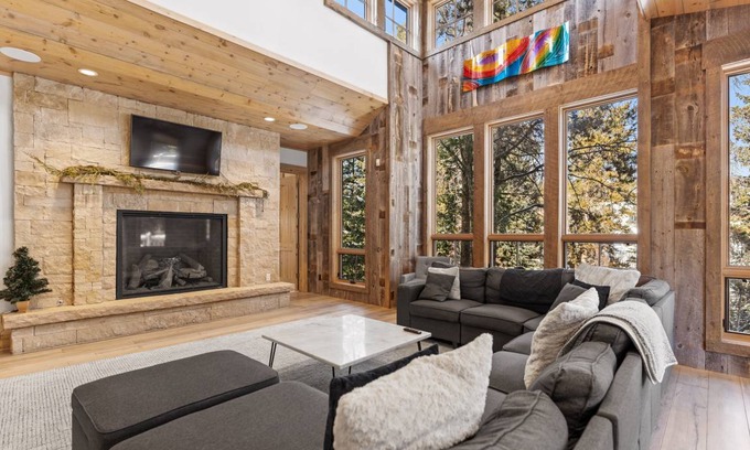 Warrior's Mark House | 454 m² House ∙ 5 bedrooms ∙ 14 guests
