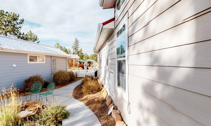 Woodland Park Cottage | 47 m² Cabin ∙ 1 bedroom ∙ 4 guests