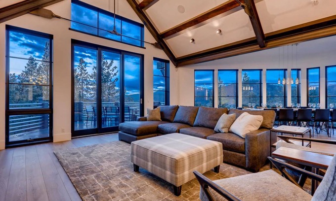 Fairways House | 478 m² House ∙ 5 bedrooms ∙ 12 guests