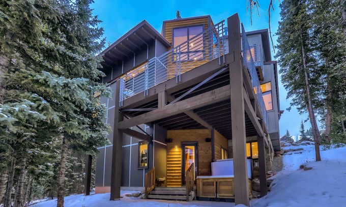 Copper Mountain House | 488 m² House ∙ 5 bedrooms ∙ 14 guests