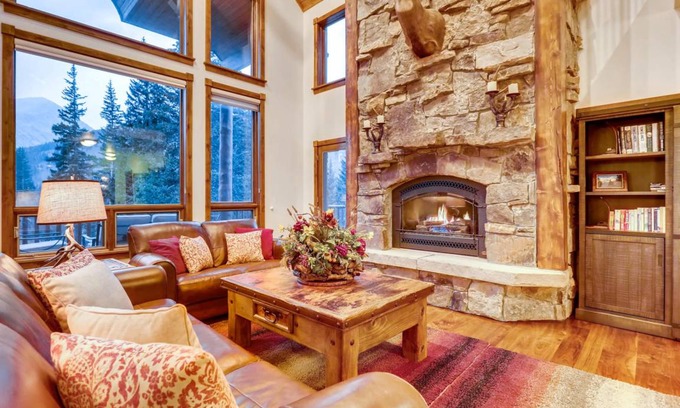 Blue River House | 493 m² House ∙ 6 bedrooms ∙ 14 guests