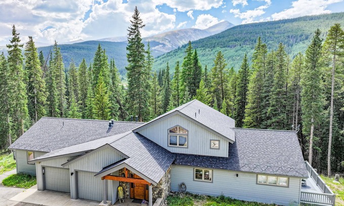 Blue River House | 5 mins to Breck, Mtn View, Hikes Galore!