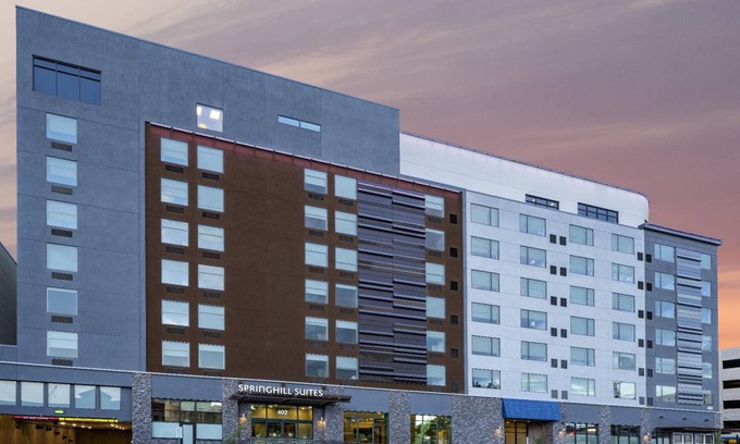 Downtown Colorado Springs Hotel | 50 m² Hotel ∙ 127 guests