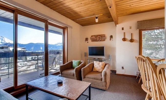 Crested Butte Condo | 50 Yards from Peachtree! Cozy Retreat with Kitchen