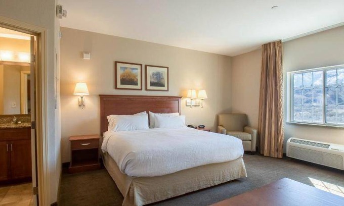 Parachute Hotel | 52 m² Hotel ∙ 127 guests