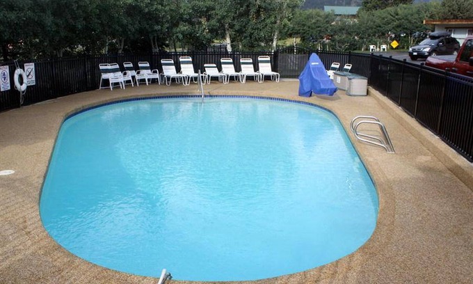 Estes Park Hotel | 53 m² Motel ∙ 127 guests